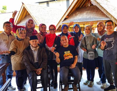 Kumpul Sahabat Masa Kecil SD Ciujung II Bandung di Kiara Artha Park